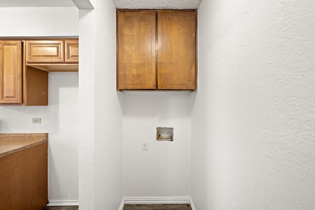 Building Photo - 7509 Echo Hill Dr