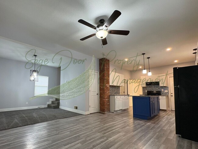 Building Photo - RANCH STYLE HOME!!!