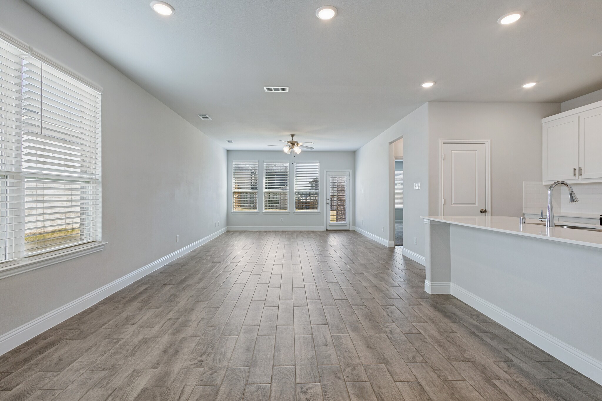 Building Photo - 724 Amenduni Ln