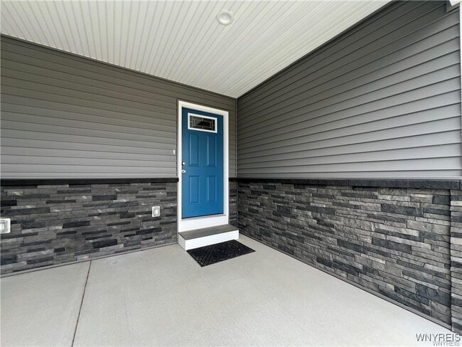 Building Photo - 1589 Center Rd