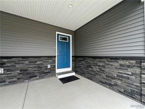 Building Photo - 1589 Center Rd