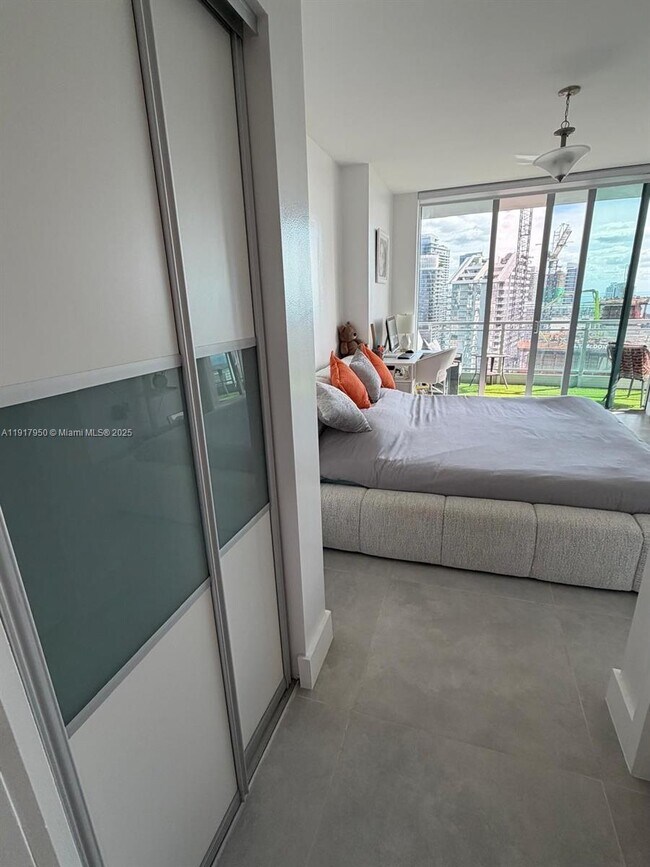 Building Photo - 92 SW 3rd St