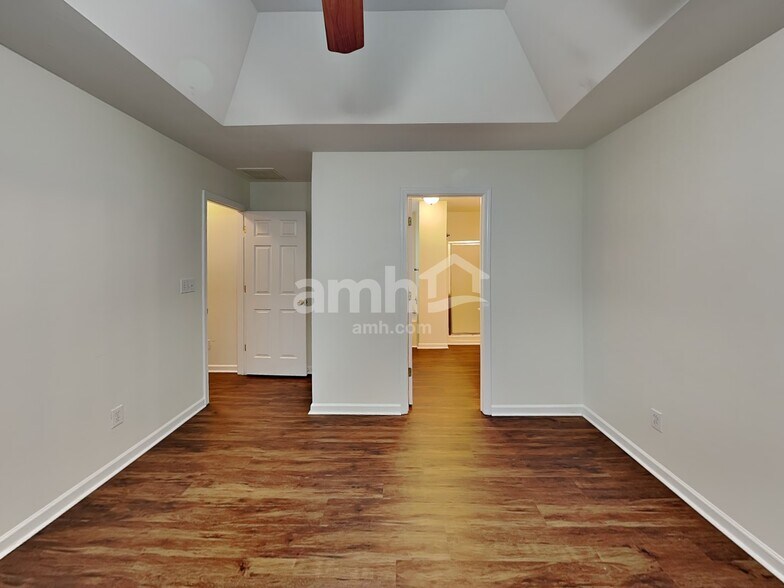 Building Photo - 1317 Charidge Ln