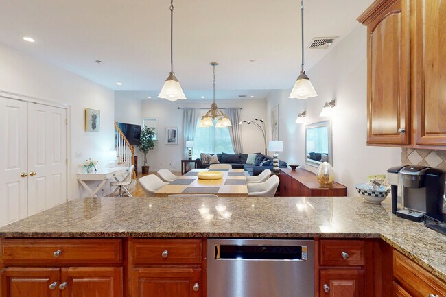 Building Photo - 2 Harvard Square