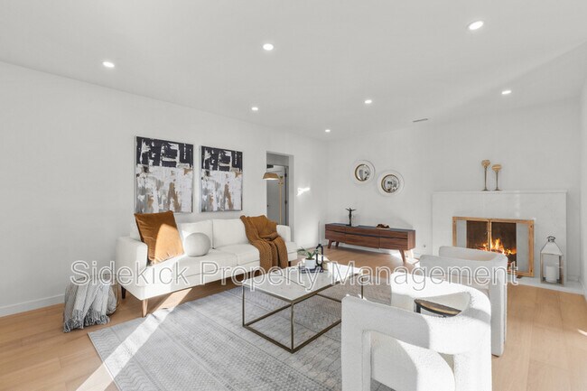 Building Photo - 1724 S Fairfax Ave