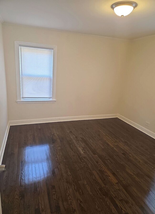 Building Photo - Charming 4BR Home with Spacious Layout, Modern Upgrades & Prime Location!