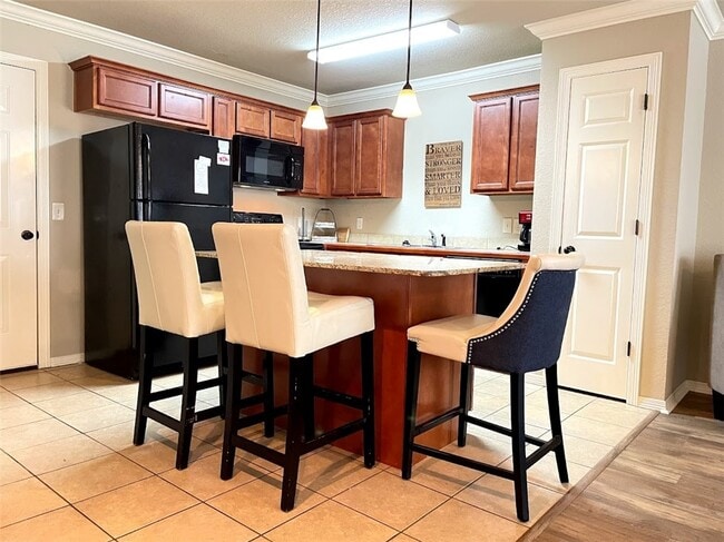 Building Photo - 1063 W Malibu St