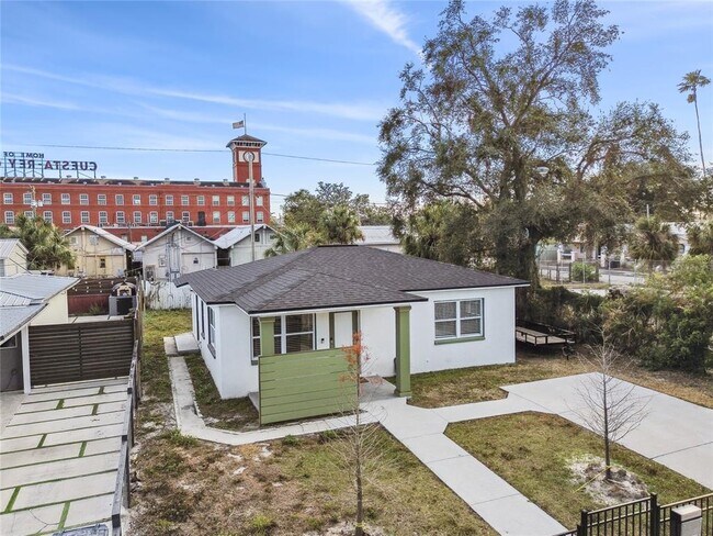 Building Photo - 1607 E 18th Ave