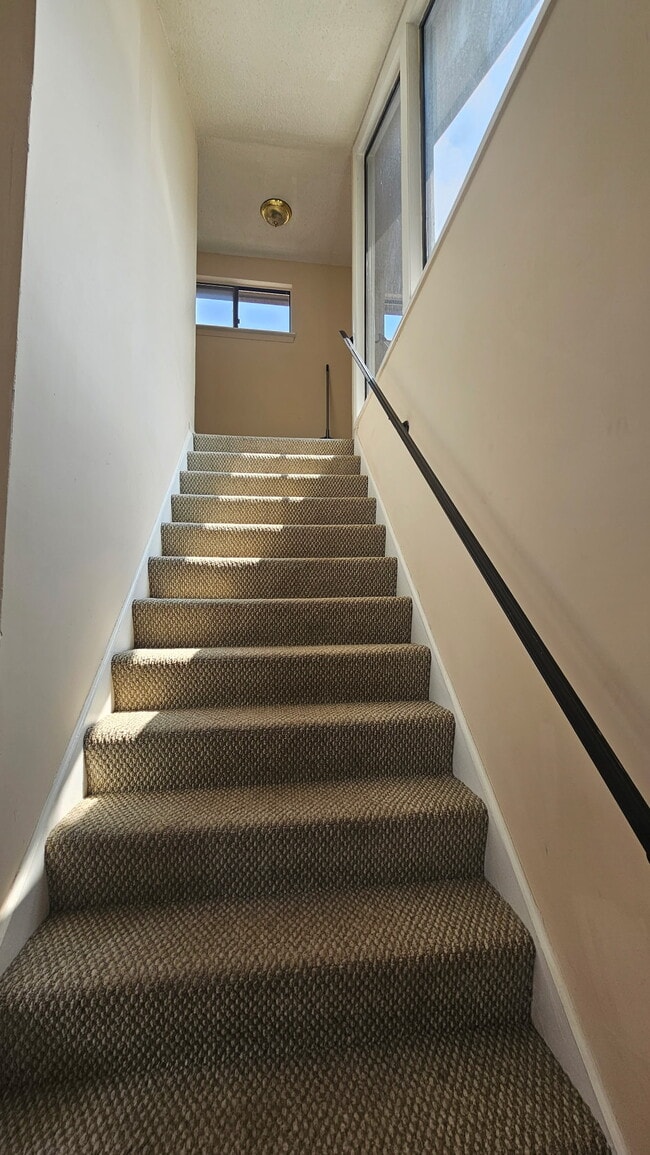Building Photo - 450 Abbotsleigh Ct