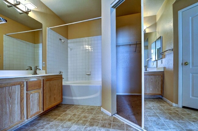 Building Photo - FANTASTIC HIGHLY UPGRADED UNIT FACING THE PARK AND POOL.