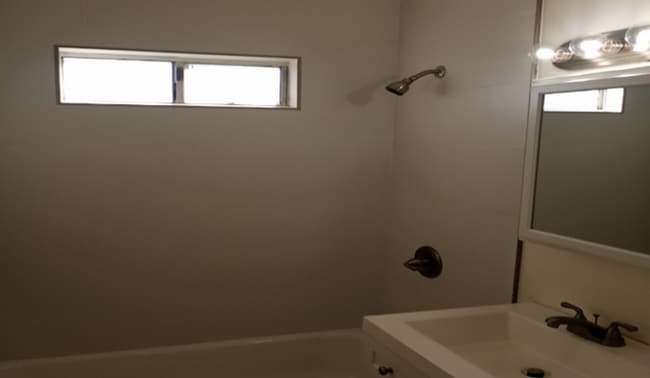 Building Photo - Bright & Cute 1-Bedroom Cottage – Availabl...