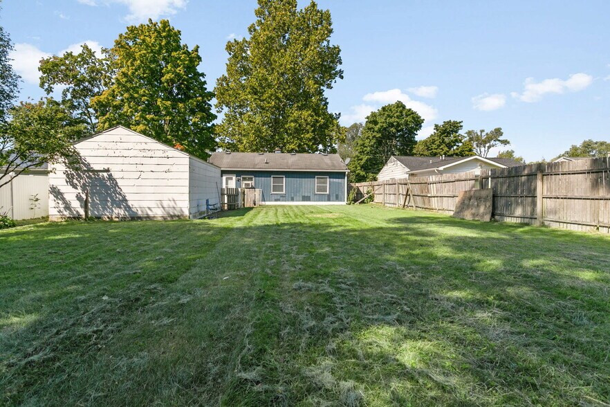Building Photo - 230 Home Ave