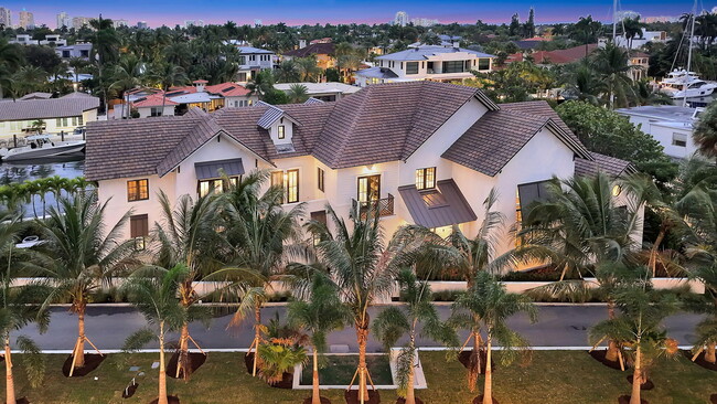 Building Photo - 400 Mola Ave