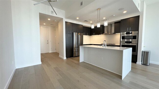 Building Photo - 301 West Ave