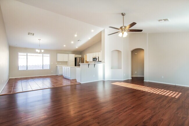 Building Photo - 15821 W Tara Ln