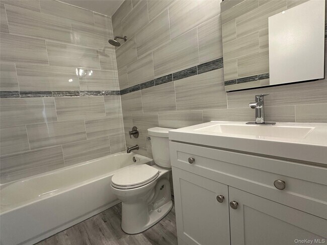 Building Photo - 216 Springmeadow Dr