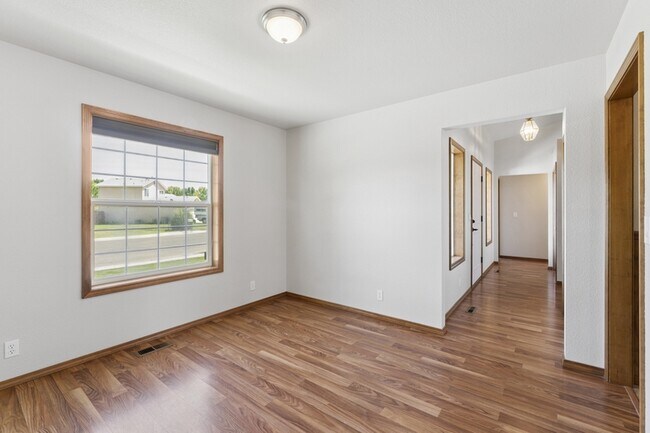 Building Photo - 7483 E Nottingham Ln