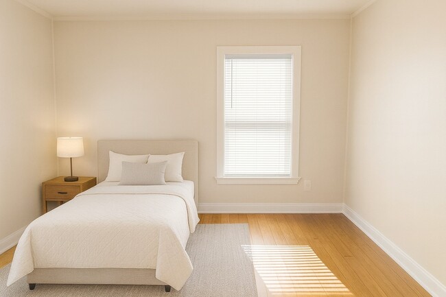 Building Photo - 816 1st St