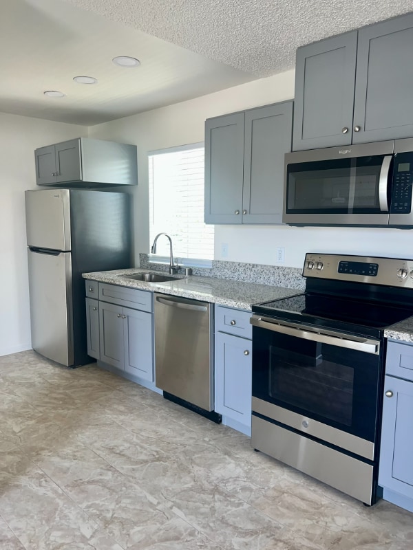 Building Photo - 205 N Mariposa St