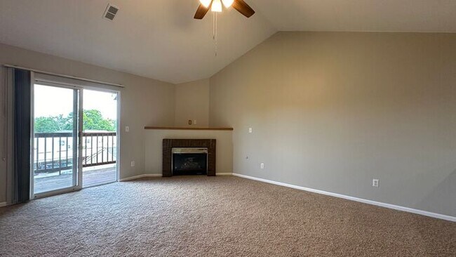 Building Photo - Great Condo in West Fort Collins