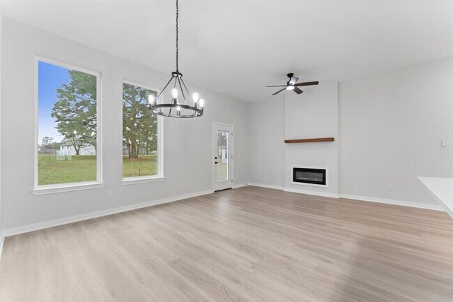 Building Photo - 14839 Spica Ct