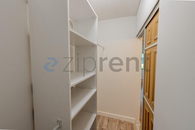 Building Photo - Unit C110