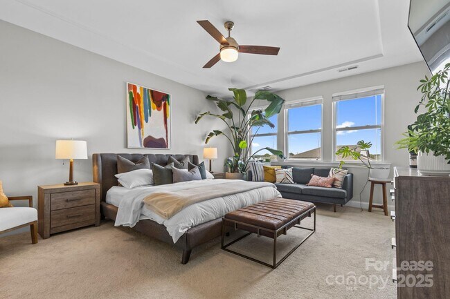 Building Photo - 2613 Statesville Ave