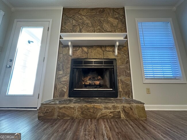 Building Photo - 345 Cornwallis Way