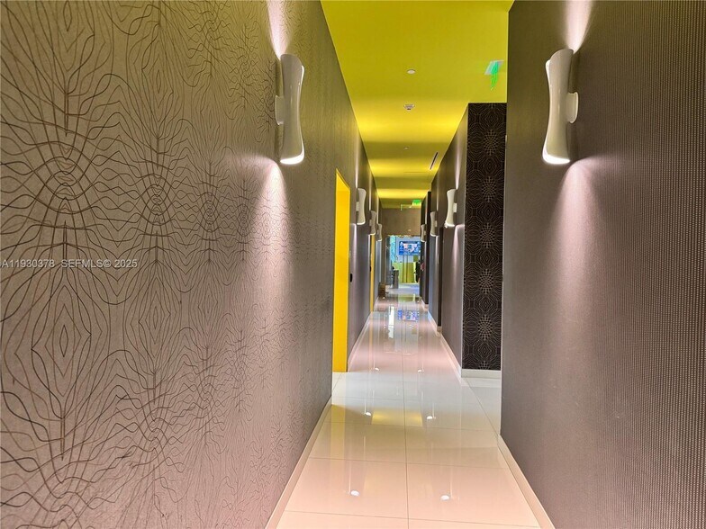 Building Photo - 501 NE 31st St