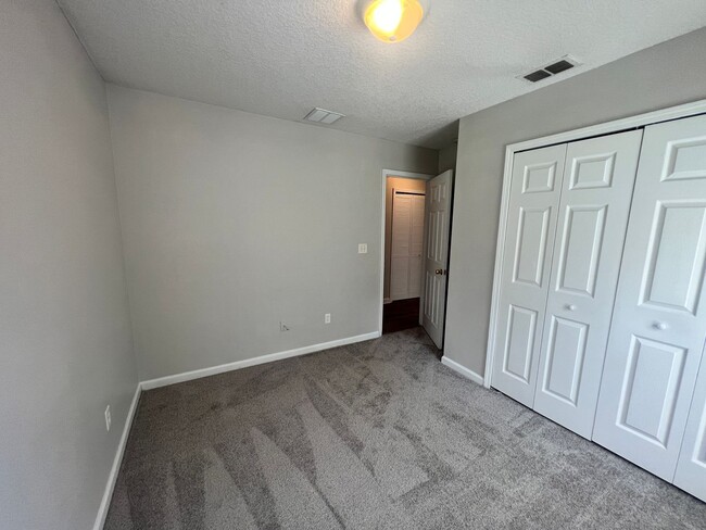 Building Photo - Newly Renovated 3 bedroom 2 bath home!!