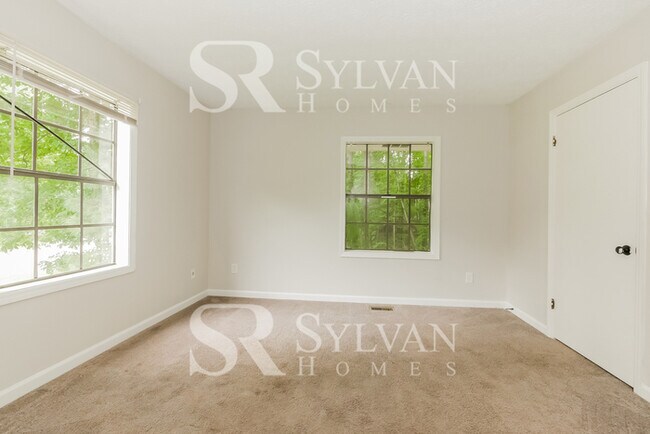 Building Photo - Immerse yourself in comfort and convenience