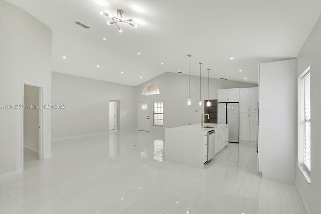 Building Photo - 502 Oxford Dr