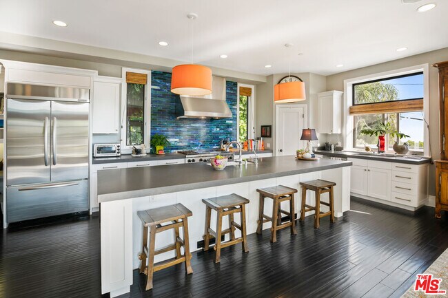 Building Photo - 2962 Valmere Dr