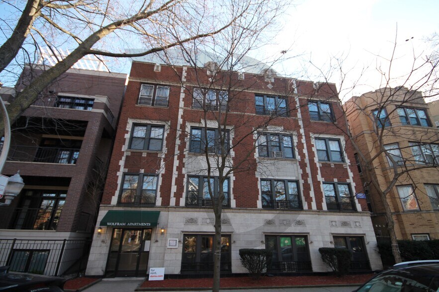 Building Photo - 835 W Wolfram St