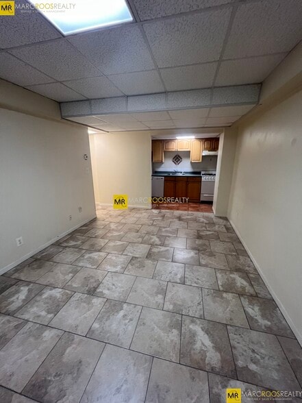 Building Photo - 16 Glenville Ave