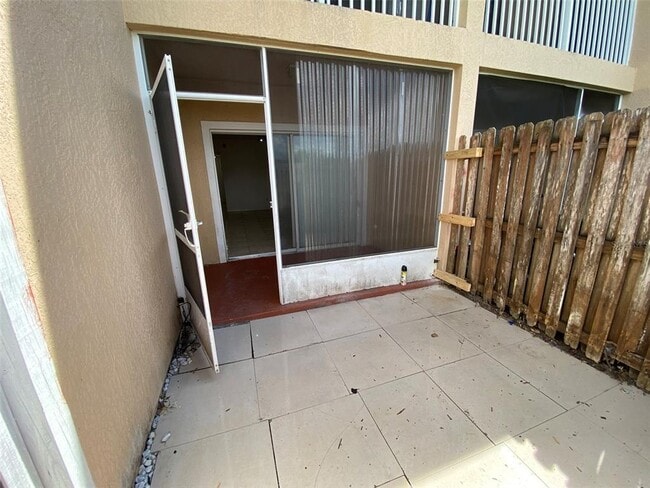 Building Photo - 495 Las Cortes Ln