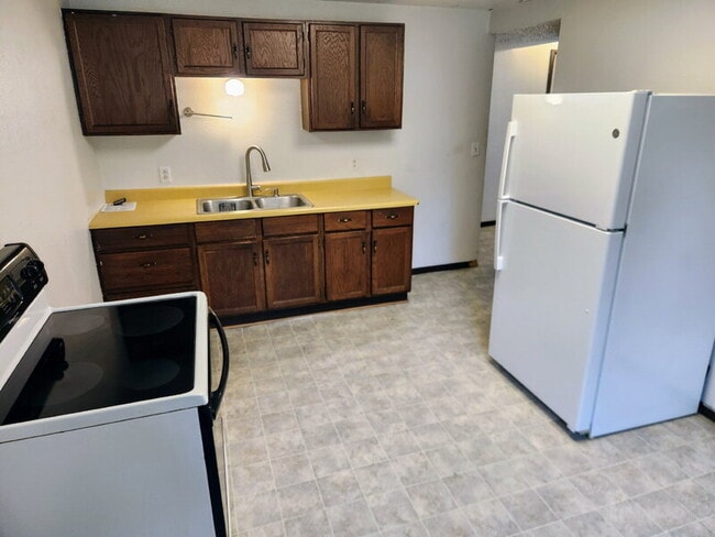 Building Photo - 1621 Willis Ave