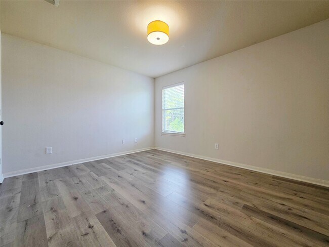 Building Photo - 6038 Starbrook Creek Dr