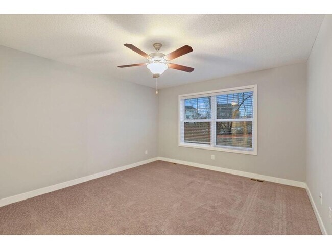 Building Photo - 13946 Lupine Trail NE