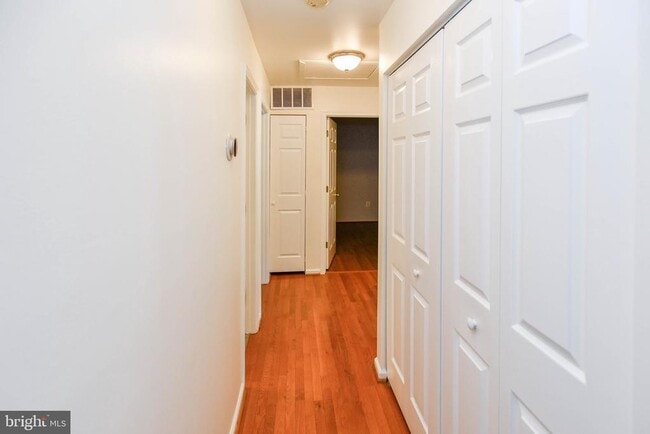 Building Photo - 12407 Lampton Ln