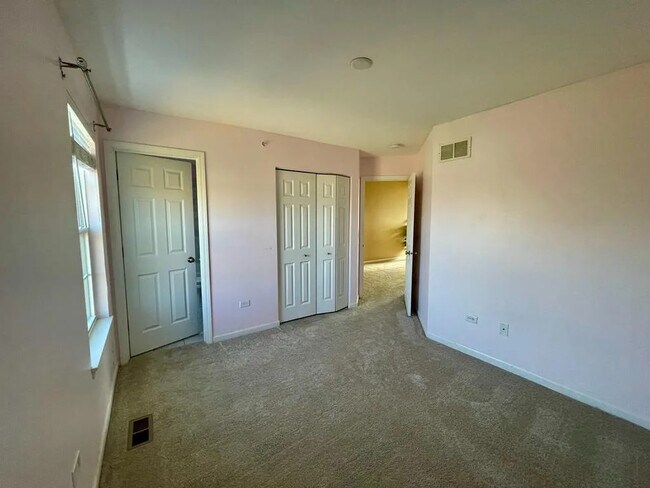 Building Photo - 2915 Henley Ln