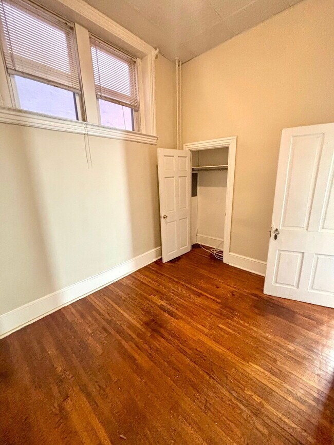 Building Photo - 241 N Queen St