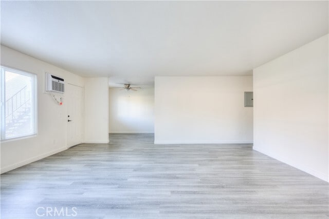 Building Photo - 2547 Hayes Dr