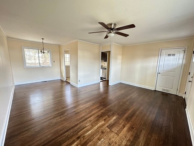 Building Photo - 603 Seminole Pl