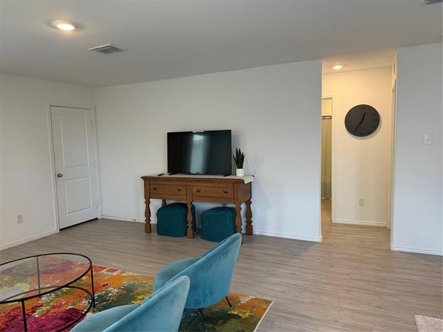 Building Photo - 9204 Red Fox Trl
