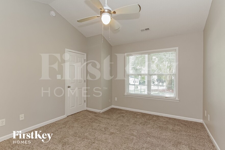 Building Photo - 420 W Henry St