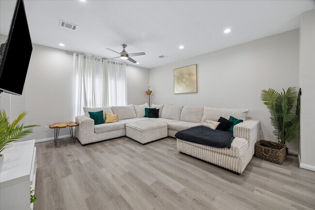 Building Photo - 8308 James Franklin St