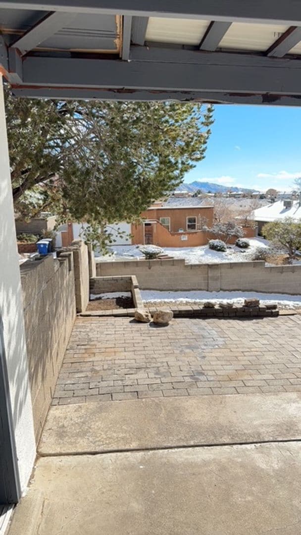 Building Photo - Total Face Lift on this beautiful NE Heights 3 Bedroom 2 Bathroom 2 Car Garage