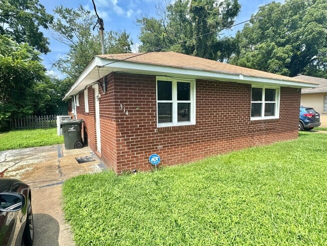 Building Photo - 314 Woodview Ave