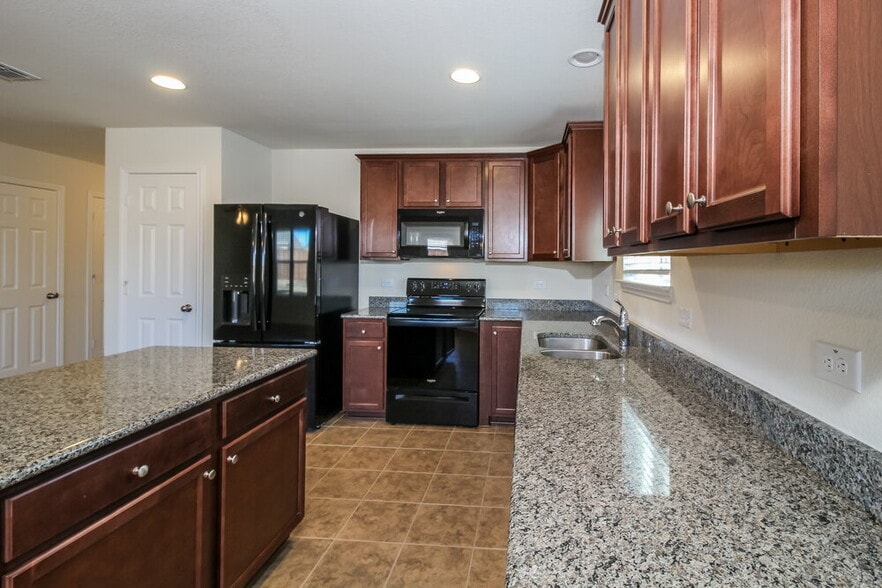 Building Photo - 1449 Vernon Dr